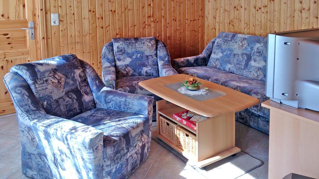 Bungalow Am Waldrand バース エクステリア 写真